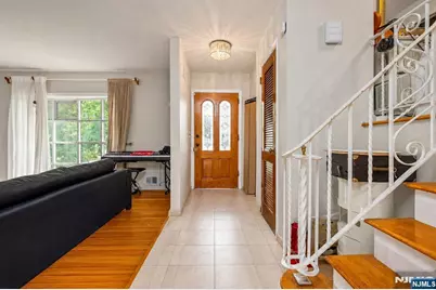 545 Summit Street, Englewood Cliffs, NJ 07632 - Photo 6