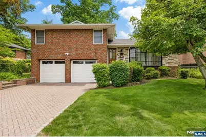 545 Summit Street, Englewood Cliffs, NJ 07632 - Photo 2