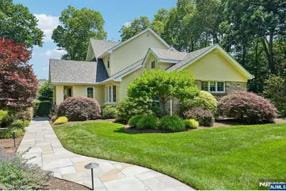 650 Fairview Place, Wyckoff Township, NJ 07481 - Photo 2