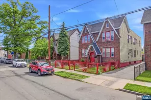 202 Eastern Pkwy, Newark, NJ 07106 - Photo 2