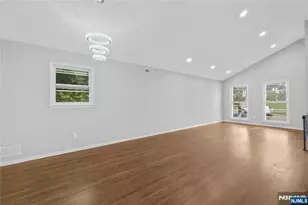 11 Hampton Pl, Nutley, NJ 07110 - Photo 12