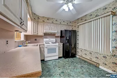 195 Bergen Avenue, New Milford, NJ 07646 - Photo 6