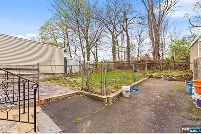 92 S Devine Street, Newark, NJ 07106 - Photo 22