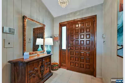 86 Willowbrook Court, Paramus, NJ 07652 - Photo 4