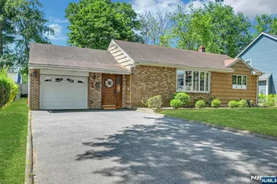 86 Willowbrook Court, Paramus, NJ 07652 - Photo 2