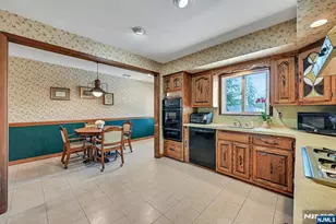 86 Willowbrook Ct, Paramus, NJ 07652 - Photo 6