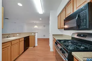 189 Forest Ave 219, Paramus, NJ 07652 - Photo 4