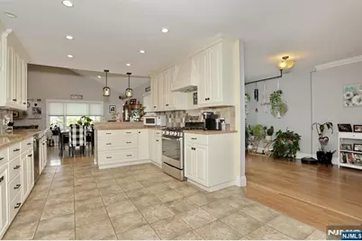 117 Roxbury Road, Dumont, NJ 07628 - Photo 10