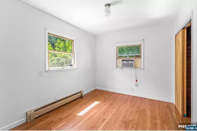 354 Terhune Avenue, Paramus, NJ 07652 - Photo 26