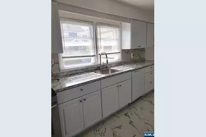 32 Harding Court 2 #2, Garfield, NJ 07026 - Photo 8