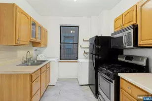 6601 Bdway E7, West New York, NJ 07093 - Photo 12