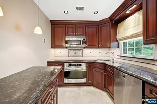 137 S Maple Ave B, Park Ridge, NJ 07656 - Photo 12