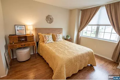 1033 Harmon Cove Tower, Secaucus, NJ 07094 - Photo 4