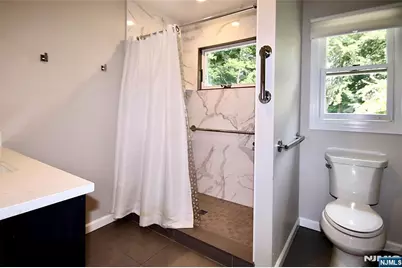 73 Oneida Avenue, Oakland, NJ 07436 - Photo 18