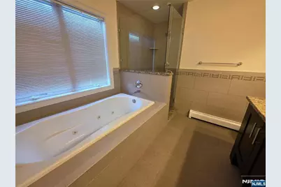 527 Roff Avenue B #B, Palisades Park, NJ 07650 - Photo 14
