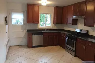 499 Brinkerhoff Ave 2nd Fl, Fort Lee, NJ 07024 - Photo 1