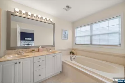 177 Winchester Court 262 #262, Clifton, NJ 07013 - Photo 12