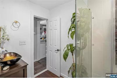283 Hamilton Place, Hackensack, NJ 07601 - Photo 8