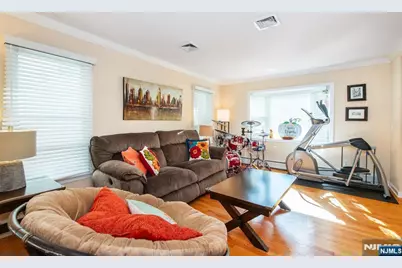7 Wayne Court, Waldwick, NJ 07463 - Photo 6