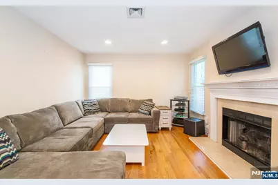 7 Wayne Court, Waldwick, NJ 07463 - Photo 16