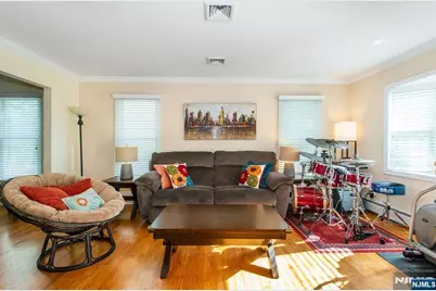 7 Wayne Court, Waldwick, NJ 07463 - Photo 4
