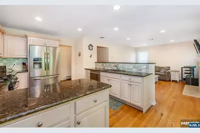 7 Wayne Court, Waldwick, NJ 07463 - Photo 14