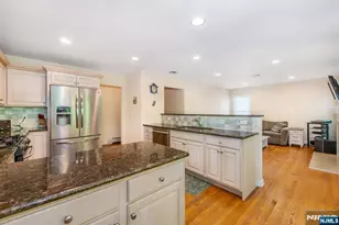 7 Wayne Ct, Waldwick, NJ 07463 - Photo 14