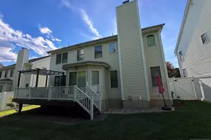 7 Wayne Ct, Waldwick, NJ 07463 - Photo 4