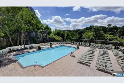 250 Gorge Road 8J #8J, Cliffside Park, NJ 07010 - Photo 24