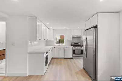 302 E Harriet Avenue 1-A #1-A, Palisades Park, NJ 07650 - Photo 2