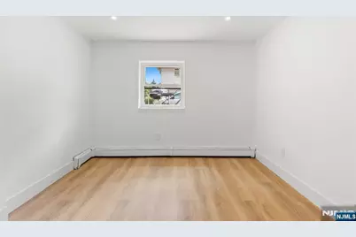 302 E Harriet Avenue 1-A #1-A, Palisades Park, NJ 07650 - Photo 8