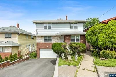 261 10th Street, Palisades Park, NJ 07650 - Photo 2