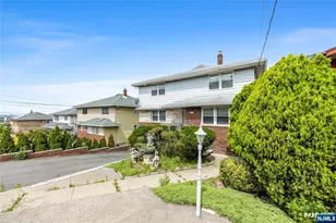 261 10th St, Palisades Park, NJ 07650 - Photo 4