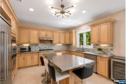 1152 Cumbermeade Road, Fort Lee, NJ 07024 - Photo 16