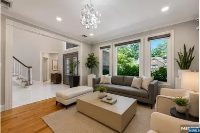 1152 Cumbermeade Road, Fort Lee, NJ 07024 - Photo 8