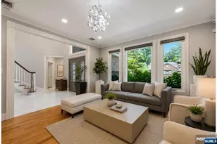 1152 Cumbermeade Rd, Fort Lee, NJ 07024 - Photo 8
