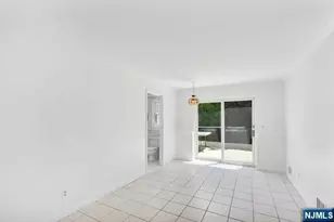 516 Knickerbocker Rd, Cresskill, NJ 07626 - Photo 4