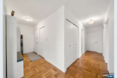 2100 Linwood Avenue 19V #19V, Fort Lee, NJ 07024 - Photo 10