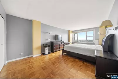 2100 Linwood Avenue 19V #19V, Fort Lee, NJ 07024 - Photo 12