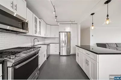 2100 Linwood Avenue 19V #19V, Fort Lee, NJ 07024 - Photo 8