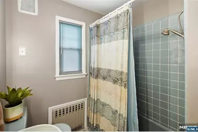 156 Larch Avenue, Teaneck Township, NJ 07666 - Photo 24