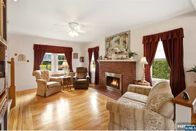 156 Larch Avenue, Teaneck Township, NJ 07666 - Photo 8