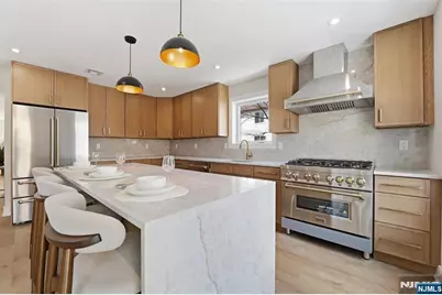 138A Weigands Lane A #A, Secaucus, NJ 07094 - Photo 2