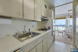 1 Horizon Road 632, Fort Lee, NJ 07024 - Photo 14