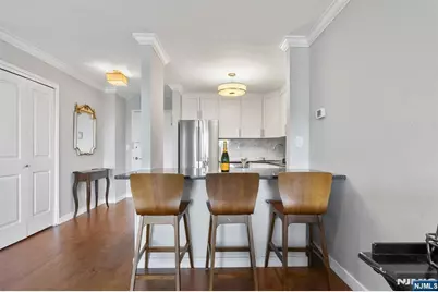 2000 Linwood Avenue 15P #15P, Fort Lee, NJ 07024 - Photo 4