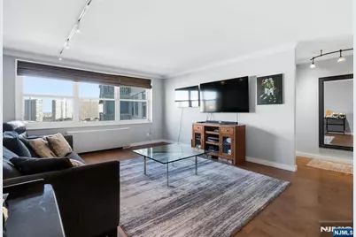 2000 Linwood Avenue 15P #15P, Fort Lee, NJ 07024 - Photo 2