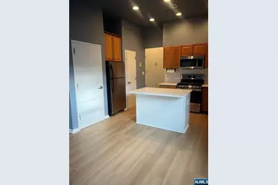 250 Park Avenue 2 #2, East Rutherford, NJ 07073 - Photo 4