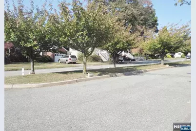 456 Glen Avenue A #A, Palisades Park, NJ 07650 - Photo 4