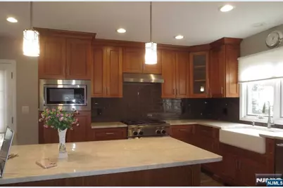 456 Glen Avenue A #A, Palisades Park, NJ 07650 - Photo 12