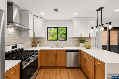 261 Sunset Key, Secaucus, NJ 07094 - Photo 14